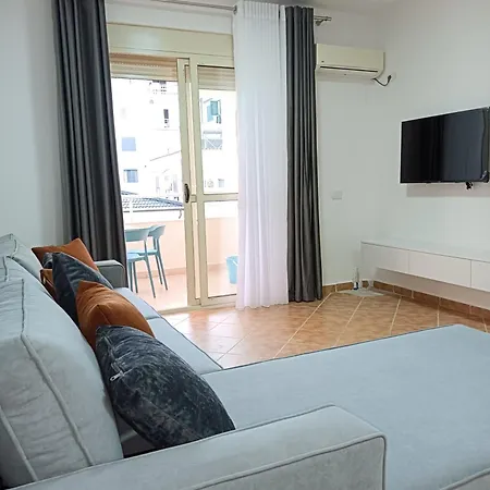 Superior 2 Minutes Far From The Apartman *