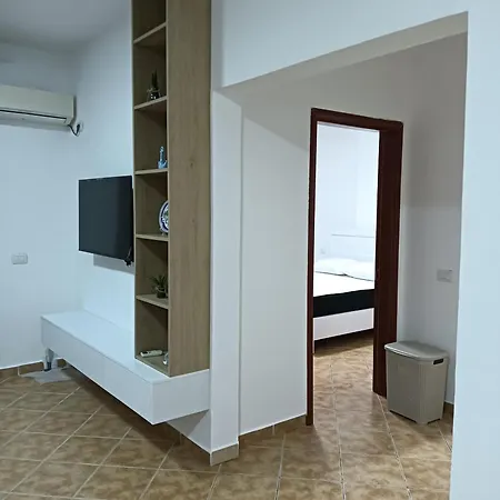 Apartment Superior 2 Minutes Far From The Durrës