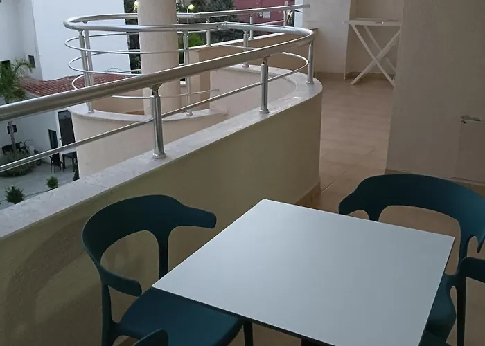 Superior 2 Minutes Far From The 公寓