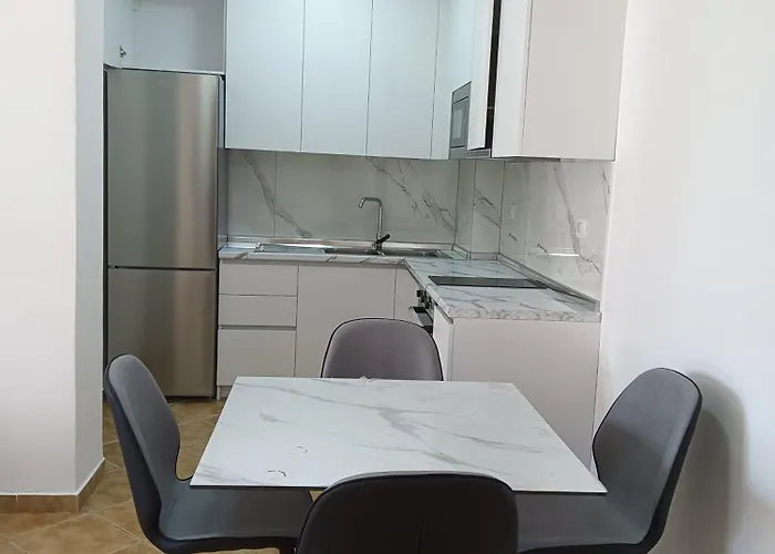 Superior 2 Minutes Far From The 公寓