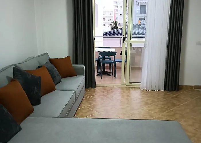 Superior 2 Minutes Far From The 公寓 Durrës