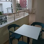 Superior 2 Minutes Far From The شقة