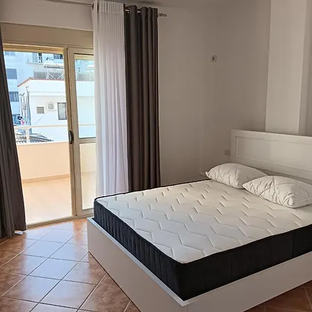 Apartment Superior 2 Minutes Far From The Durres